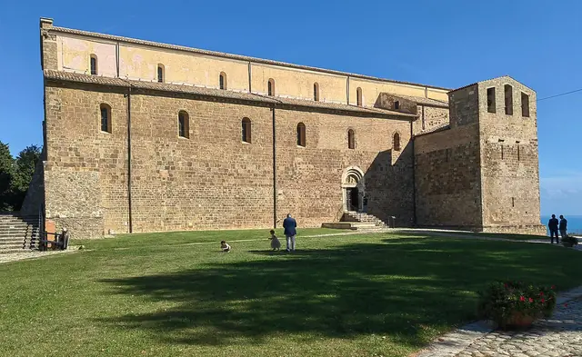 Abbazia di San Giovanni in Venere in Fossacesia – Photo 2 of 4