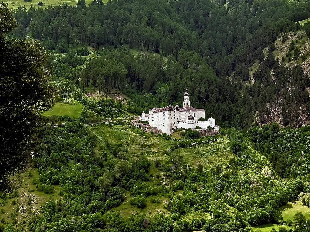 Benediktinerstift Marienberg in Malles Venosta – Photo 3 of 5