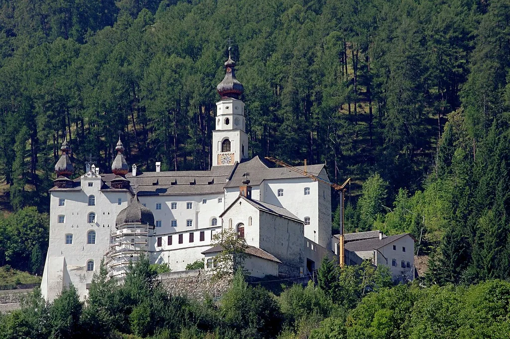 Benediktinerstift Marienberg in Malles Venosta