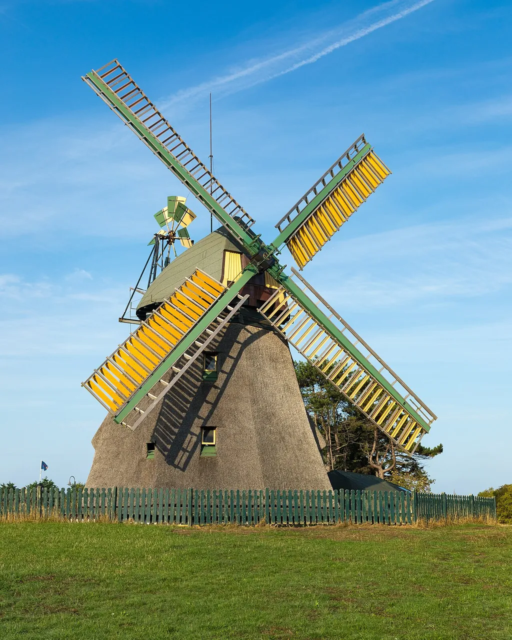 Amrumer Museum und Windmühle in Nebel – Photo 2 of 4