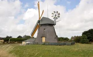 Amrumer Museum und Windmühle in Nebel – Photo 1 of 4