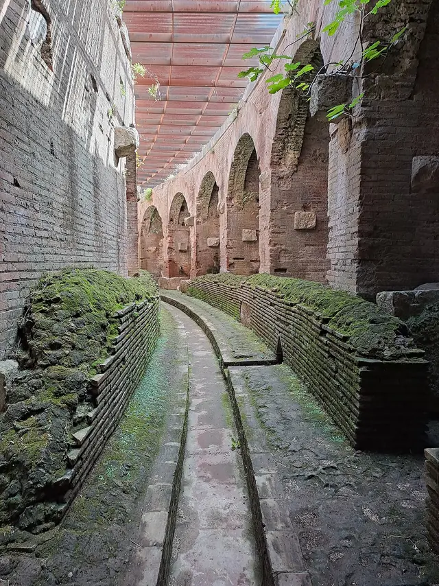 Anfiteatro Campano in Santa Maria Capua Vetere – Photo 3 of 5
