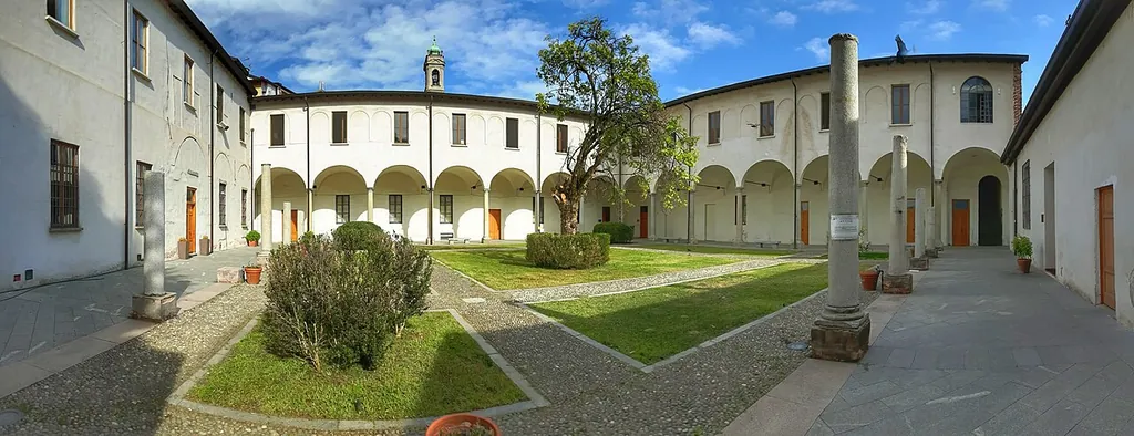 Antiquarium Alda Levi in Milan
