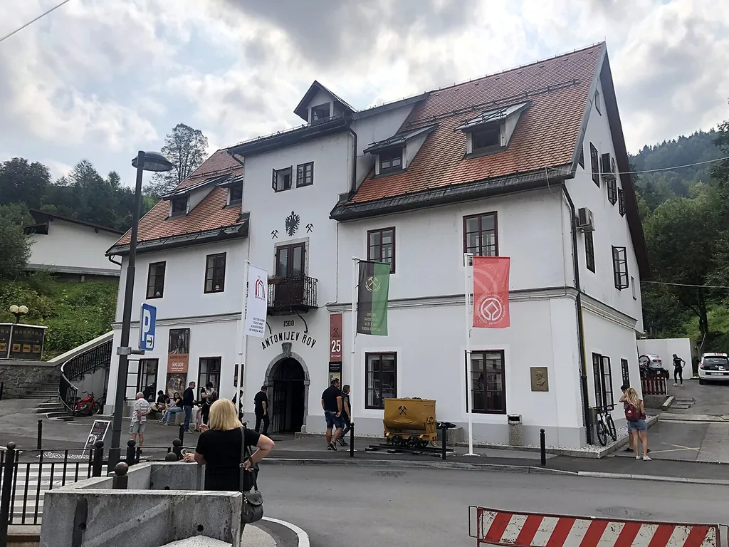Antonijev rov in Idrija