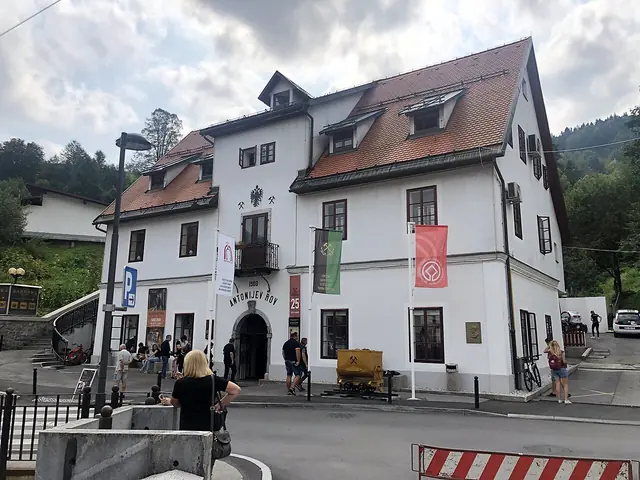 Antonijev rov in Idrija