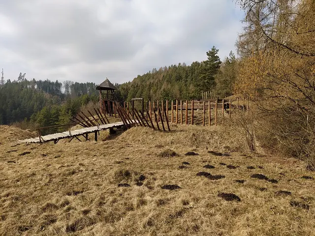 Archeoskanzen Liptovská Mara – Havránok in Liptovská Sielnica – Fotografia 2 z 4