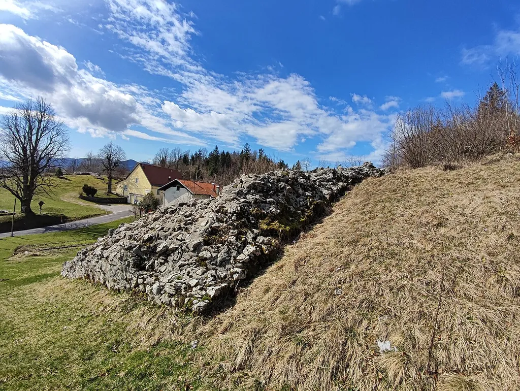 Arheološki park Ad Pirum in Hrušica – Photo 5 of 7