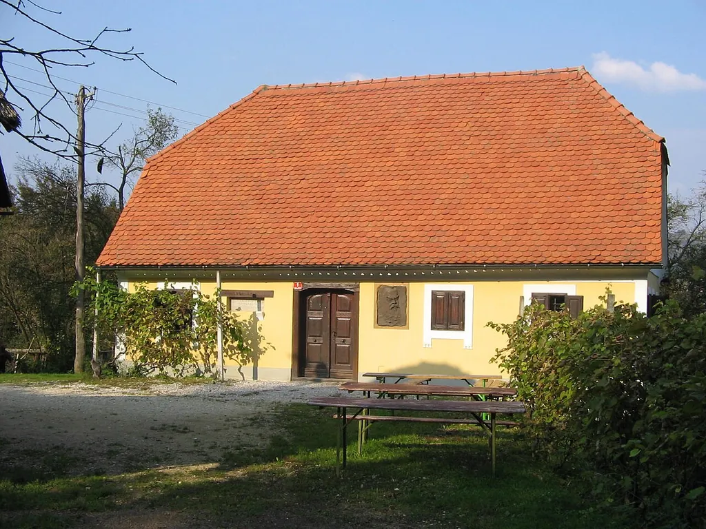 Aškerčeva domačija in Senožete