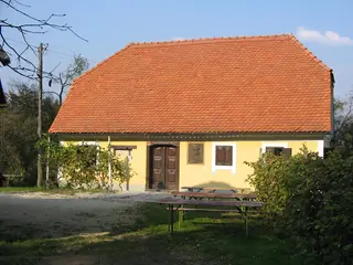 Aškerčeva domačija in Senožete