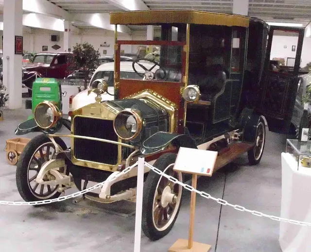 Automuseum Old Timer Bossaert in Lo-Reninge