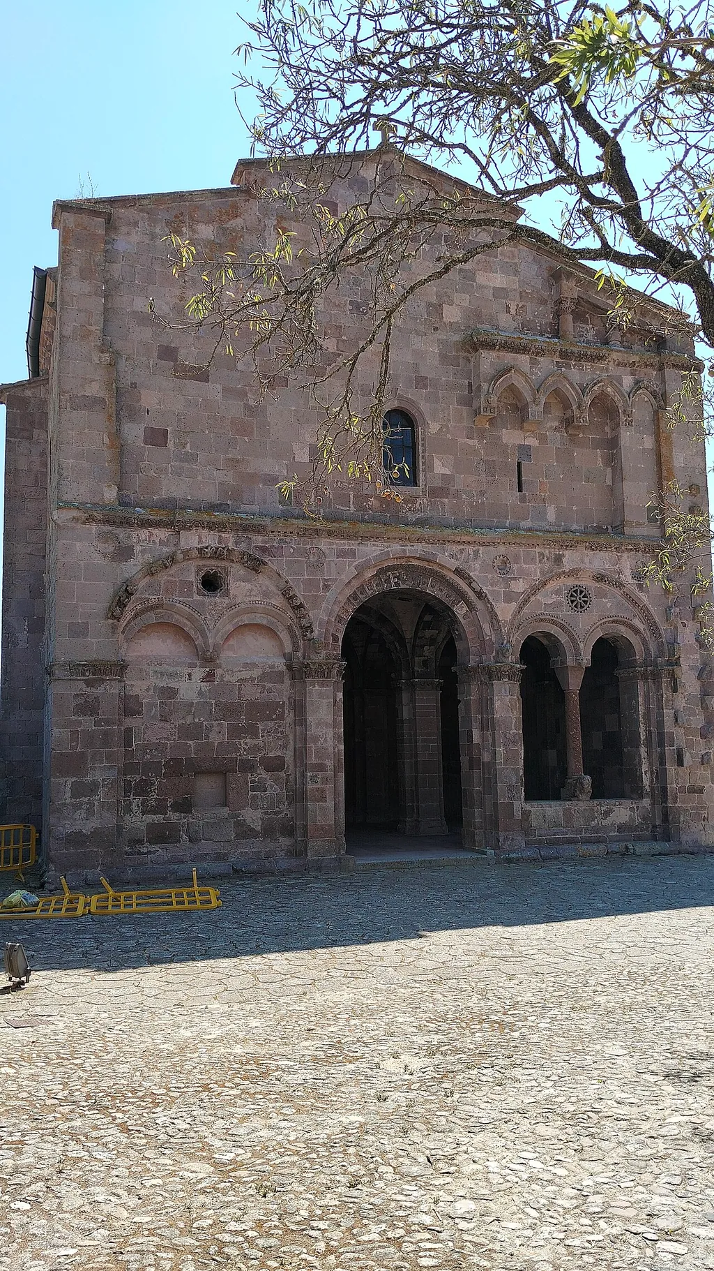 Basilica di Sant'Antioco di Bisarcio in Ozieri – Bild 3 von 4