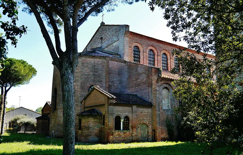 Basilica di Sant'Apollinare in Classe in Ravenna – Photo 5 of 7