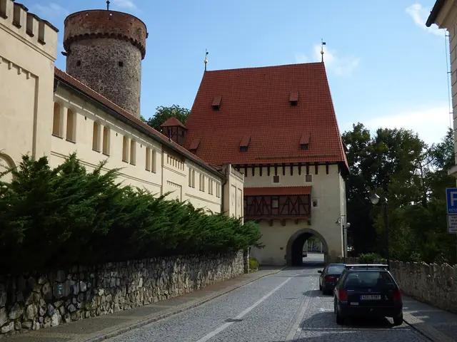 Bechyňská brána a věž Kotnov in Tábor