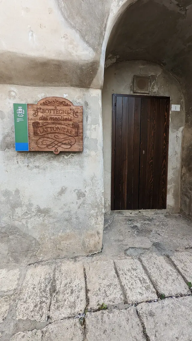 Bottega del lattoniere in Chiaramonte Gulfi
