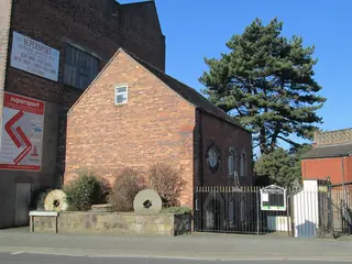Brindley's Mill and the James Brindley Museum in Leek – Photo 1 of 3