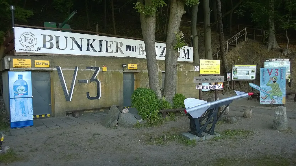 Bunkier V-3 – Muzeum Broni V-3 in Zalesie