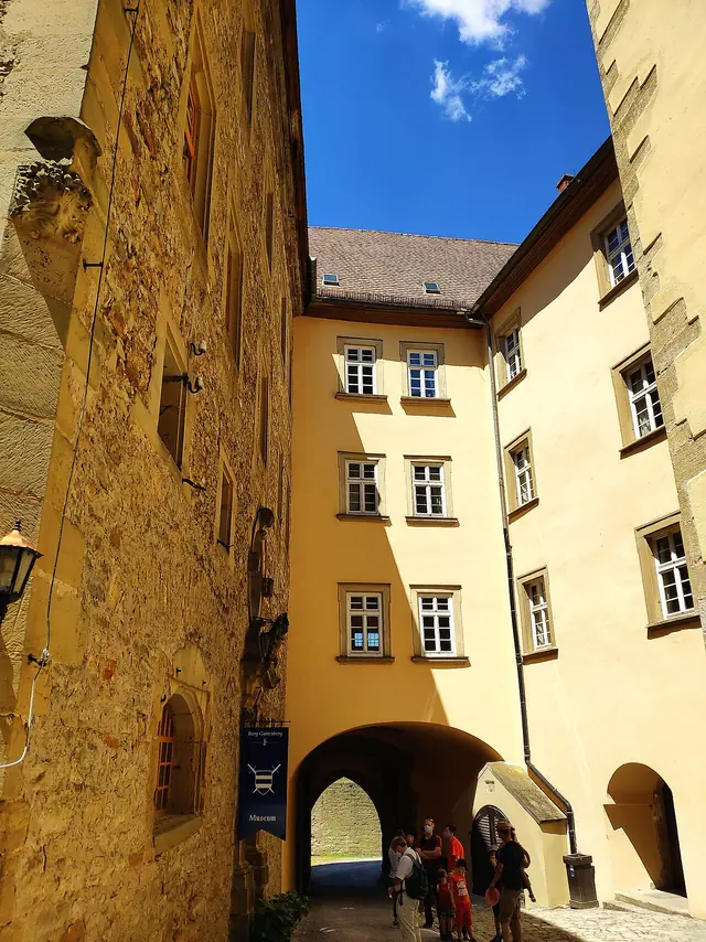 Burgmuseum Burg Guttenberg in Haßmersheim
