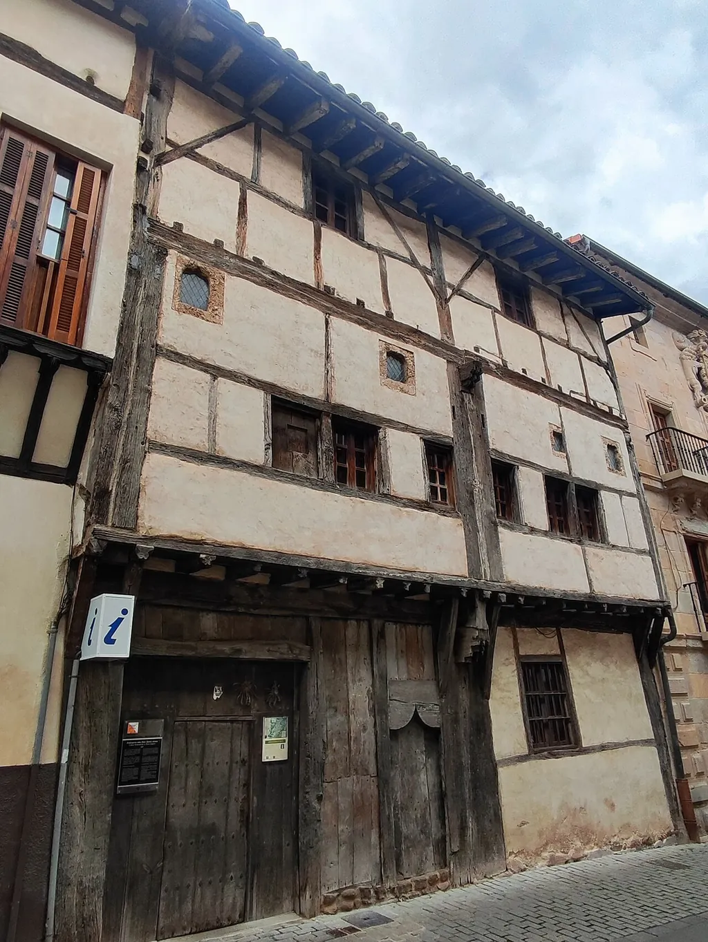 Casa Ardixarra. Centro de Interpretación Medieval in Segura