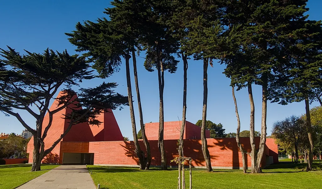Casa das Histórias Paula Rego in Cascais – Bild 3 von 6