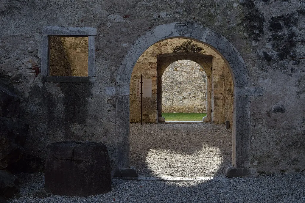 Castel Beseno in Besenello – Photo 5 of 6