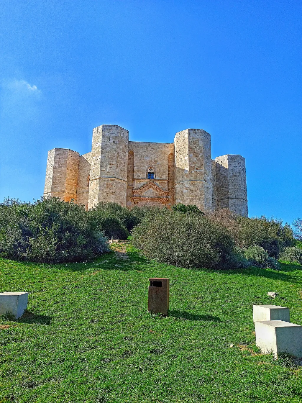 Castel del Monte in Andria – Photo 3 of 9