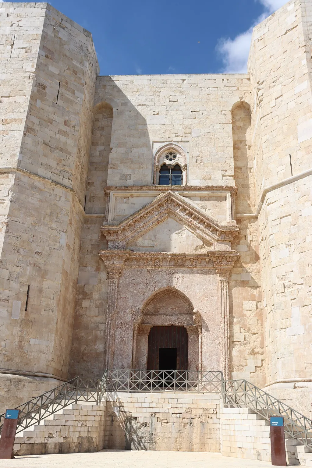 Castel del Monte in Andria – Photo 5 of 9