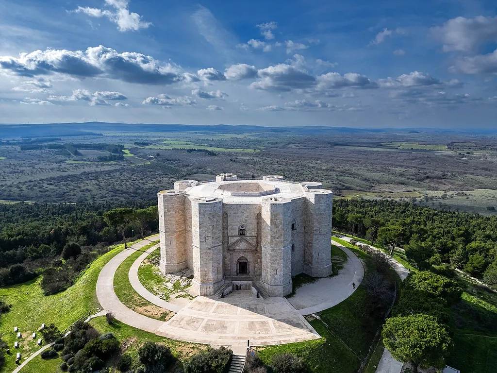 Castel del Monte in Andria – Photo 7 of 9