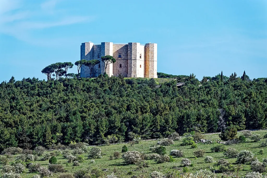 Castel del Monte in Andria – Photo 9 of 9