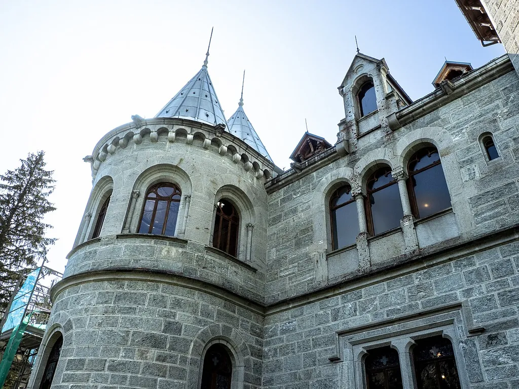 Castel Savoia in Gressoney-Saint-Jean – Photo 2 of 6