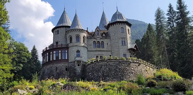 Castel Savoia in Gressoney-Saint-Jean – Photo 3 of 6