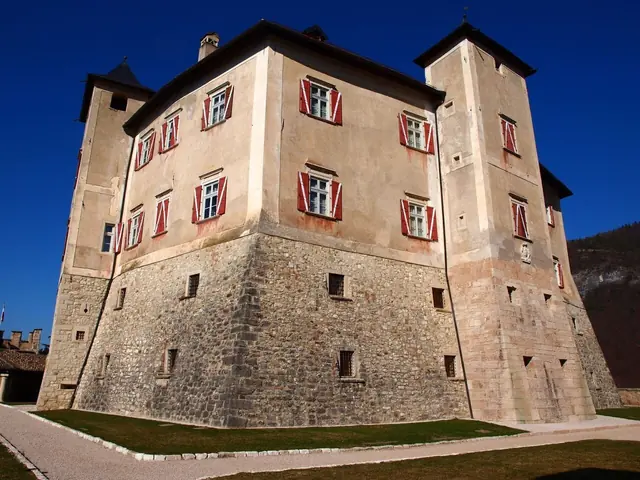Castel Thun in Ton