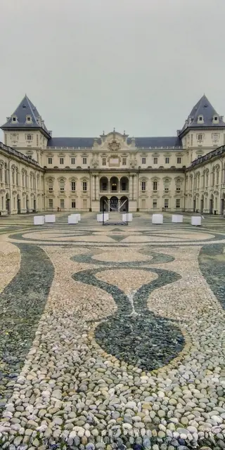 Castello del Valentino in Turin – Photo 5 of 8