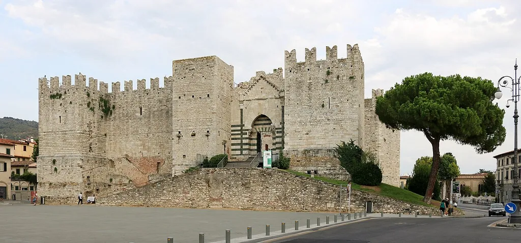 Castello dell'Imperatore in Prato – Photo 4 of 5