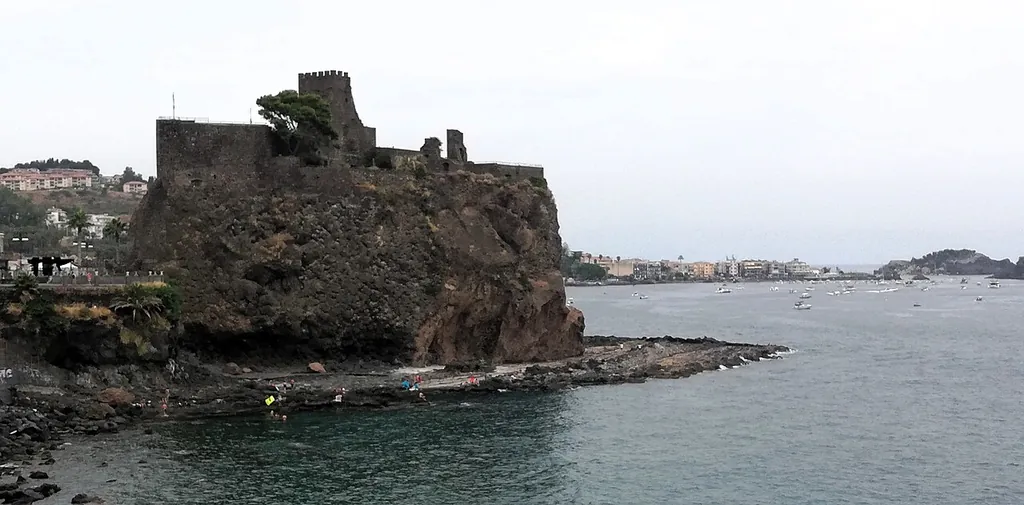 Castello Normanno di Aci Castello – Photo 6 of 7