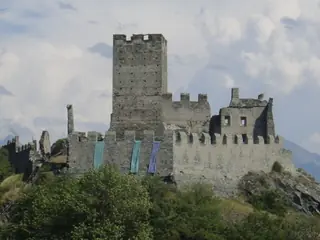 Castello di Cly in Saint-Denis