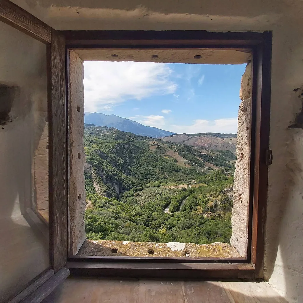 Castello di Roccascalegna – Photo 7 of 8