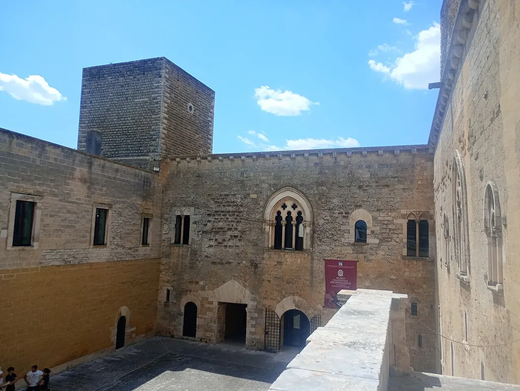 Museo Archeologico Nazionale e Castello di Gioia del Colle – Bild 2 von 6