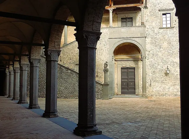 Castello Orsini-Odescalchi in Bracciano – Photo 4 of 8