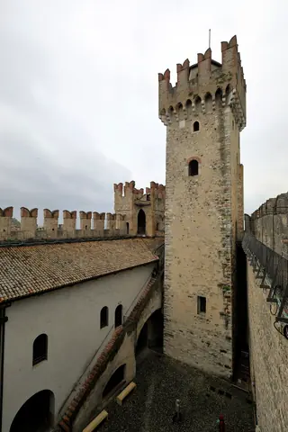 Castello scaligero di Sirmione – Photo 2 of 4