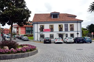 Centro de Escultura de Candás. Museo Antón in Carreño