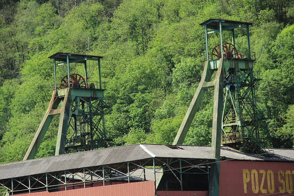 Centro de Experiencias y Memoria de la Minería in San Martín del Rey Aurelio – Foto 2 de 6