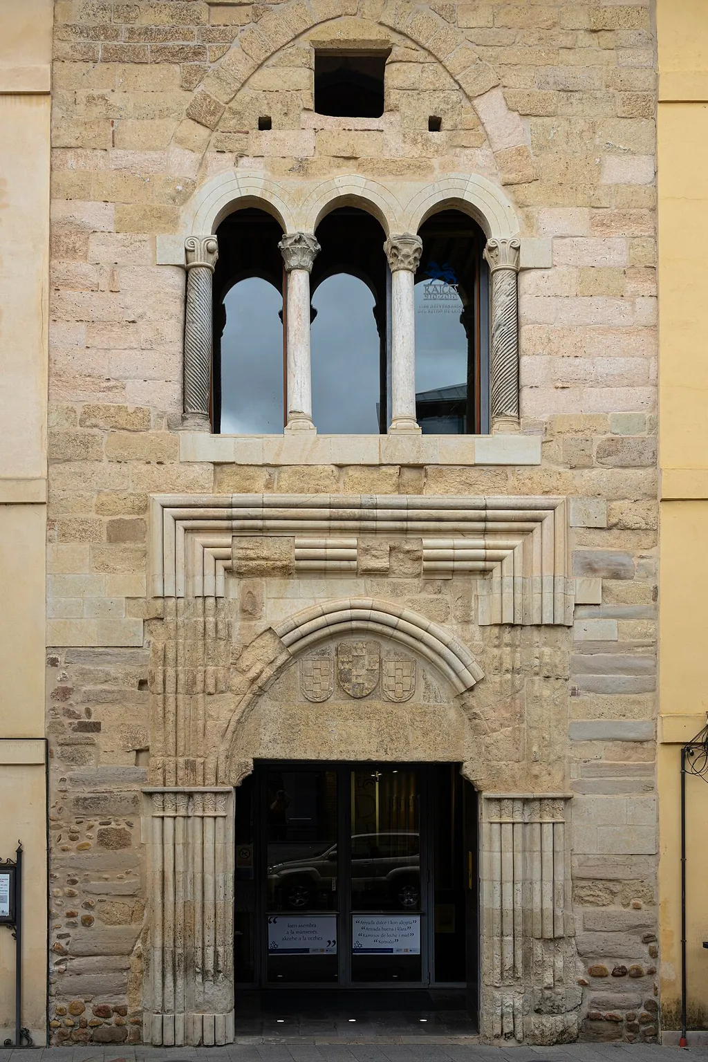 Centro de Interpretación del Reino de León (Palacio del Conde Luna) – Bild 4 von 5