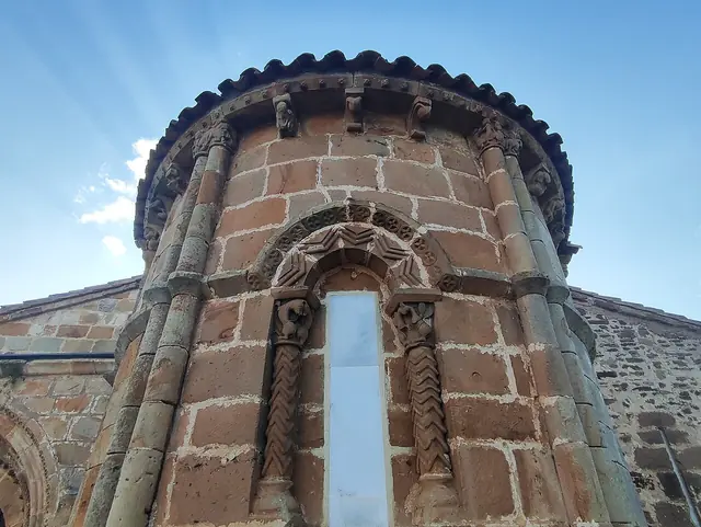 Centro de Interpretación del Románico en Cantabria in Hermandad de Campoo de Suso – Bild 3 von 4