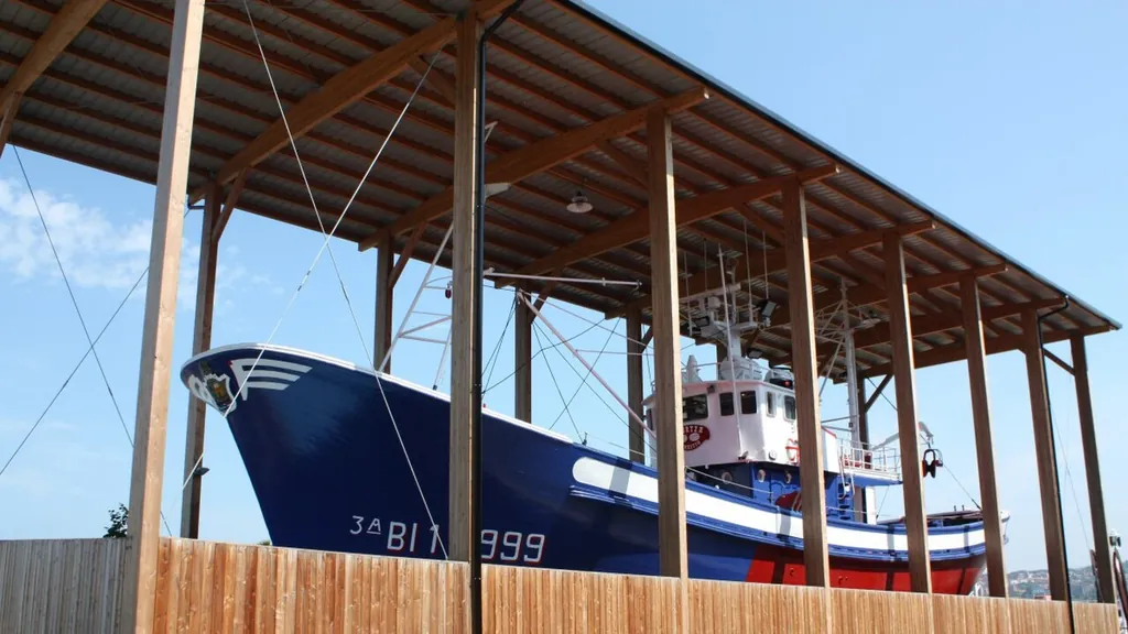 Centro de la Interpretación de la Pesca Agurtza in Santurtzi – Photo 2 of 6