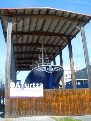 Centro de la Interpretación de la Pesca Agurtza in Santurtzi – Photo 3 of 6