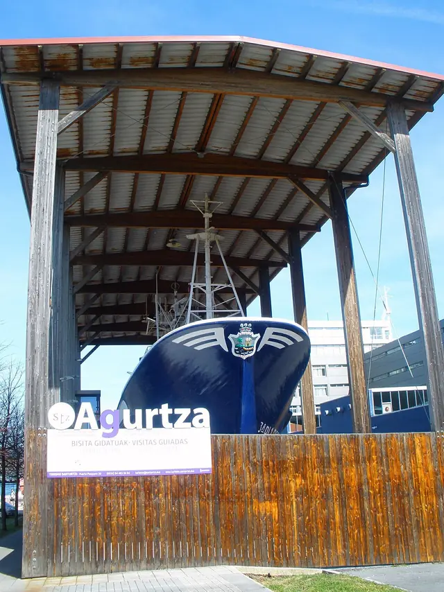 Centro de la Interpretación de la Pesca Agurtza in Santurtzi – Photo 3 of 6