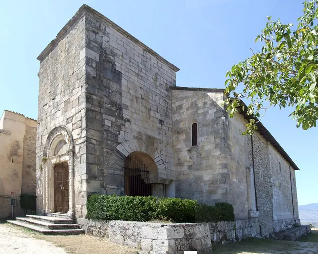 Chiesa di San Pietro ad Alba Fucens in Massa d'Albe