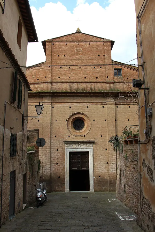 Chiesa di Santa Maria in Portico a Fontegiusta in Siena