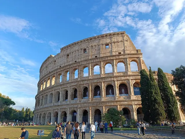 Colosseo in Rome – Photo 2 of 9