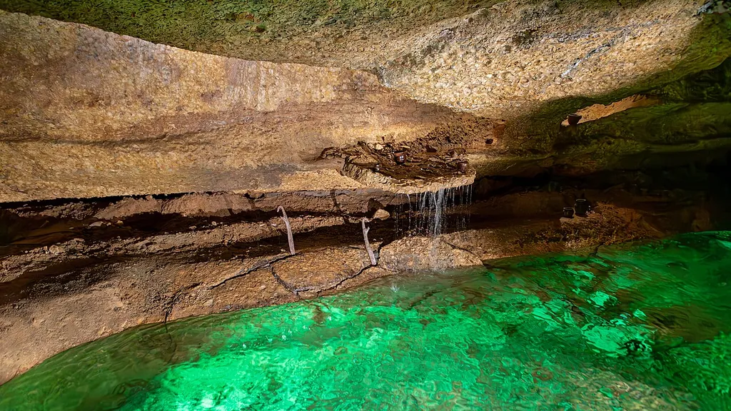 Coves de l'Espluga de Francolí – Photo 2 of 2